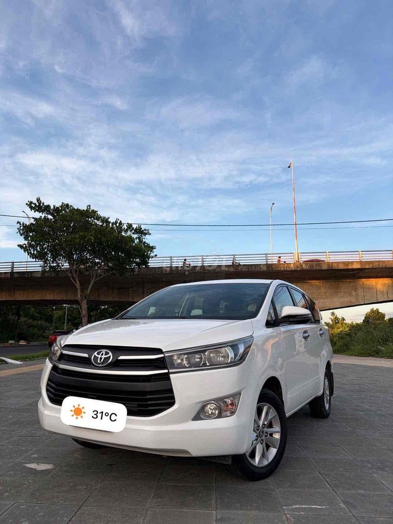 Toyota Innova 2.0E 2017 - ảnh 2