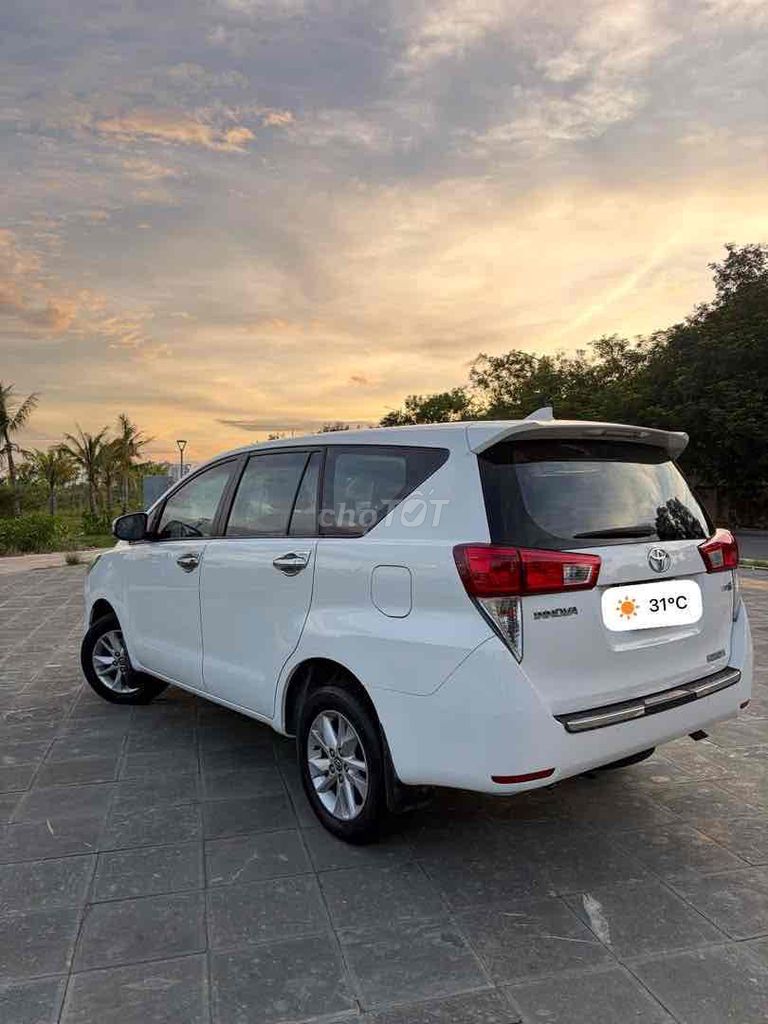 Toyota Innova 2.0E 2017 - ảnh 4
