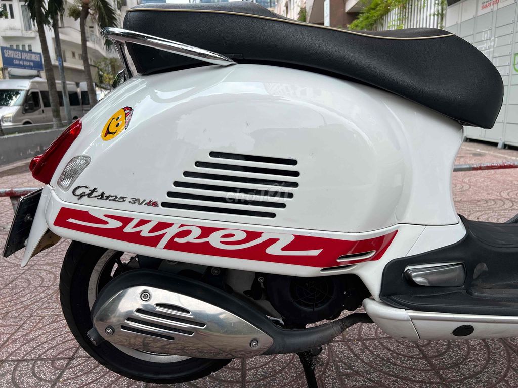 Piaggio Vespa 2013 - ảnh 2
