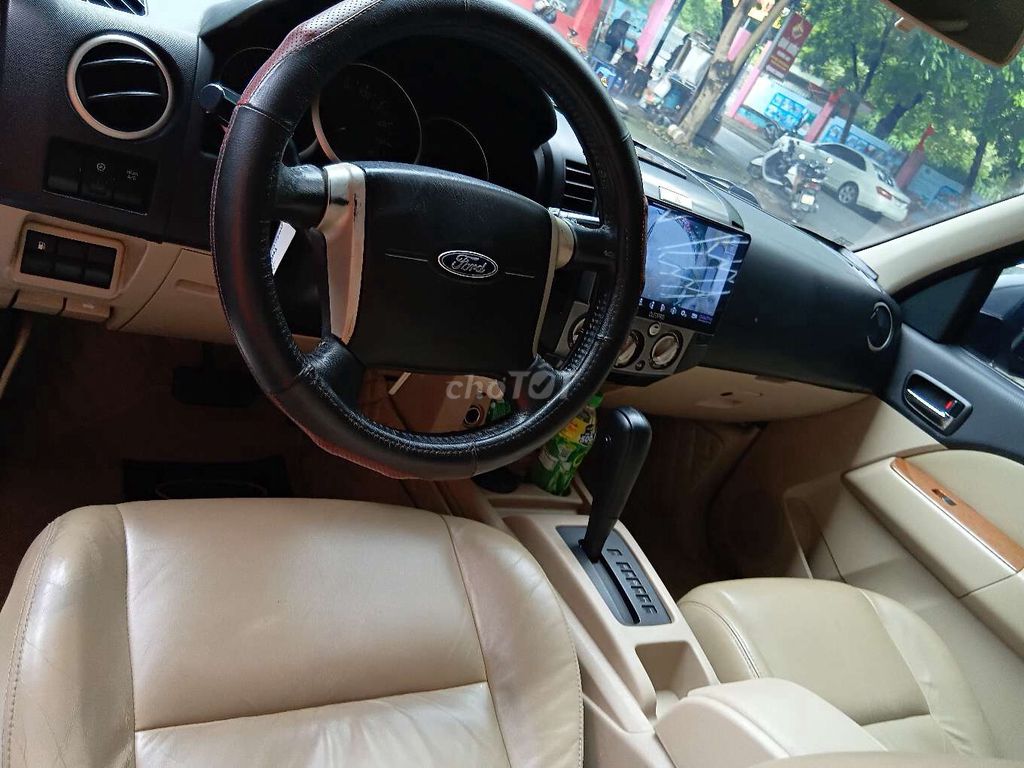 Ford Everest 2010 - ảnh 2