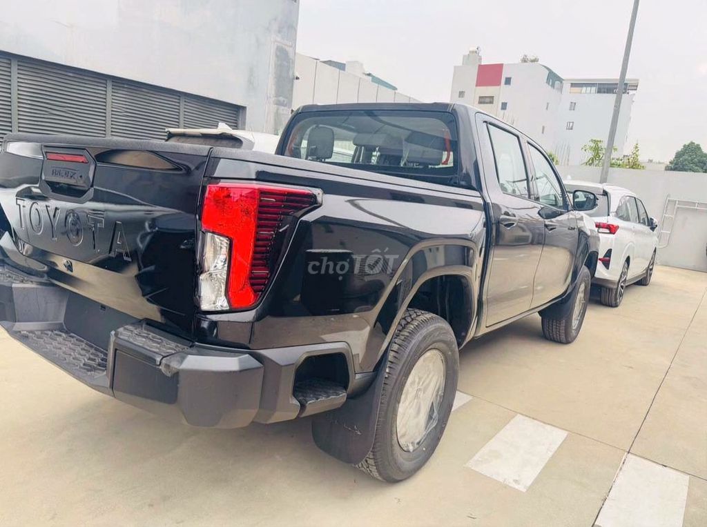 Toyota Hilux 2026 - ảnh 2