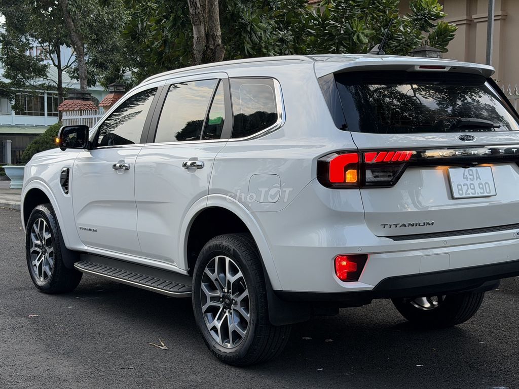 Ford Everest 2025 - ảnh 4