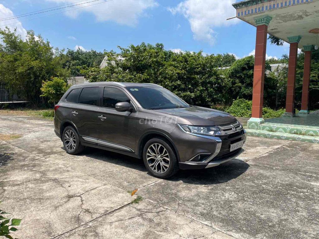 Mitsubishi Outlander 2019 - ảnh 1