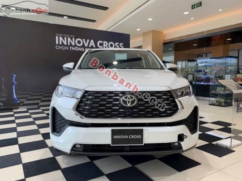 Toyota Innova Cross 2.0V CVT 2026 - ảnh 1