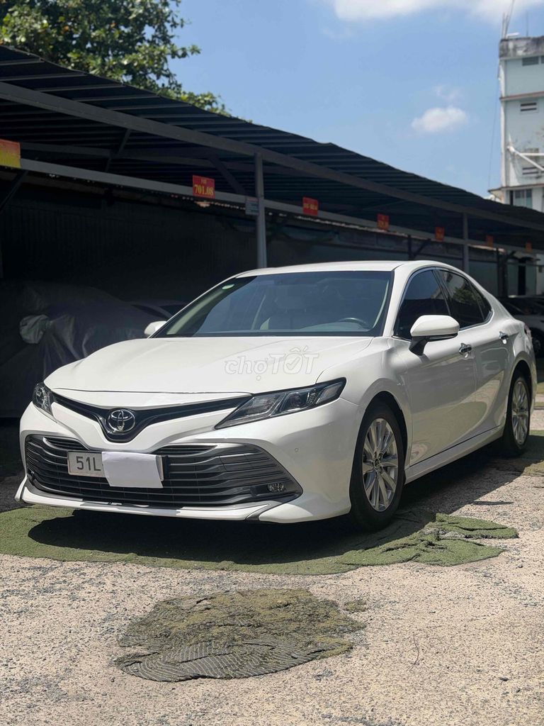 Toyota Camry 2.0G 2019 - ảnh 3