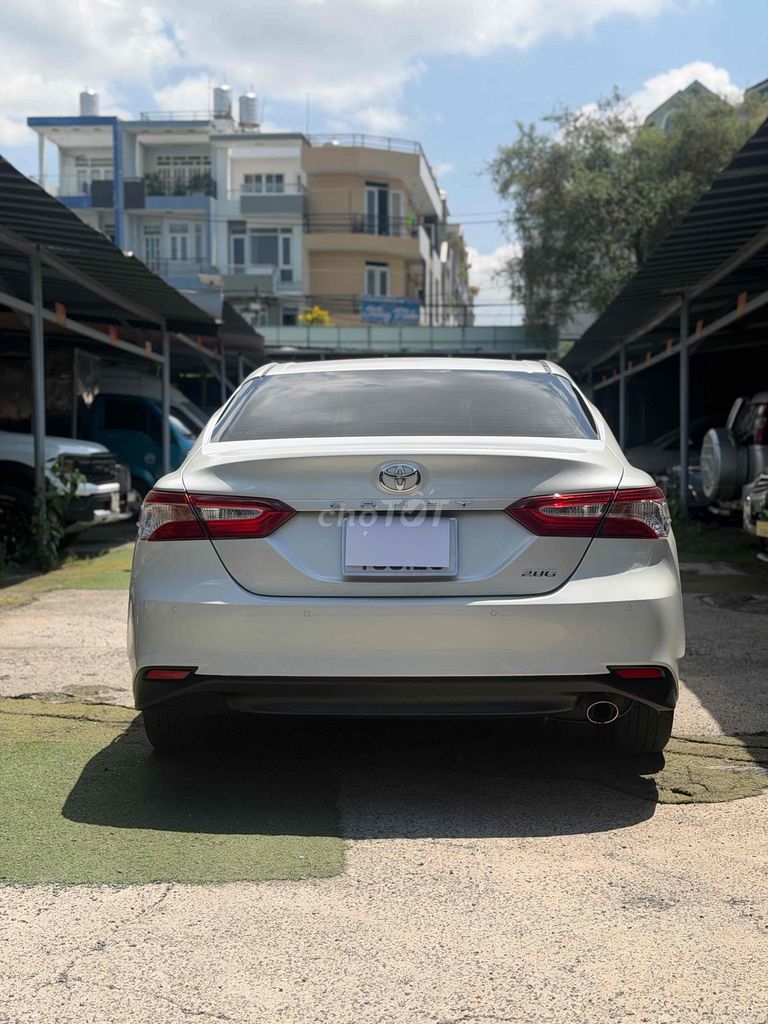 Toyota Camry 2.0G 2019 - ảnh 4