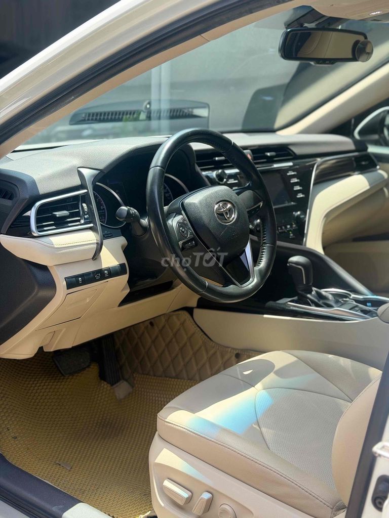 Toyota Camry 2.0G 2019 - ảnh 5