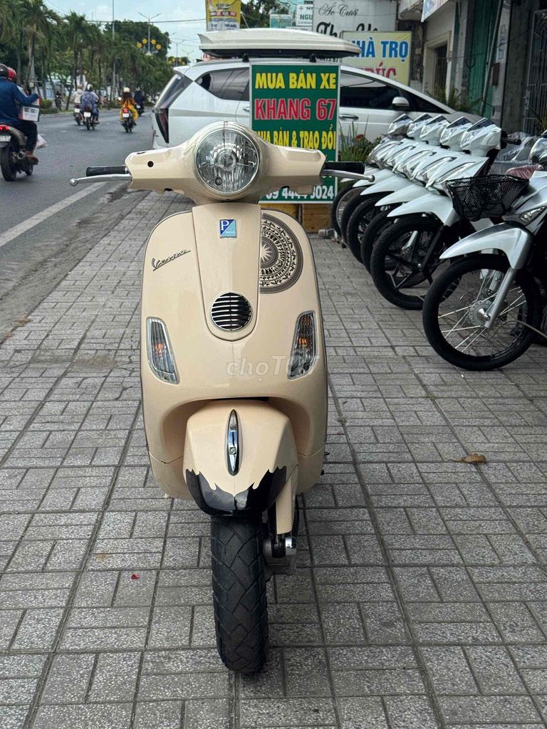 Piaggio Vespa 2011 - ảnh 5