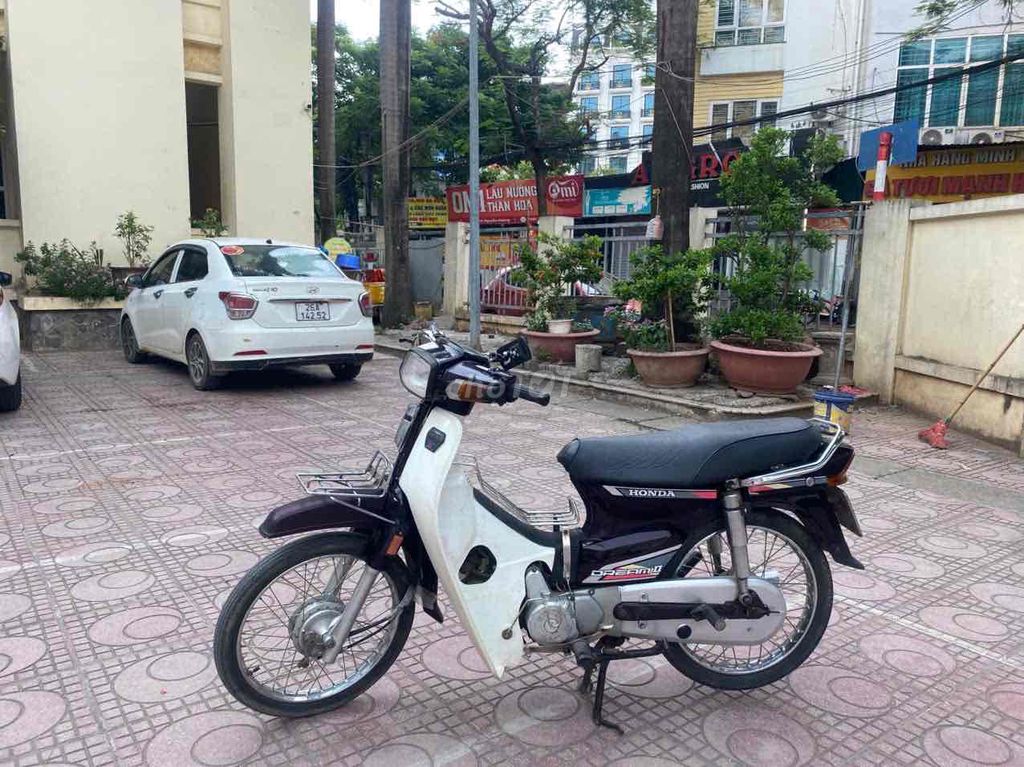 Honda Dream 2000 - ảnh 2