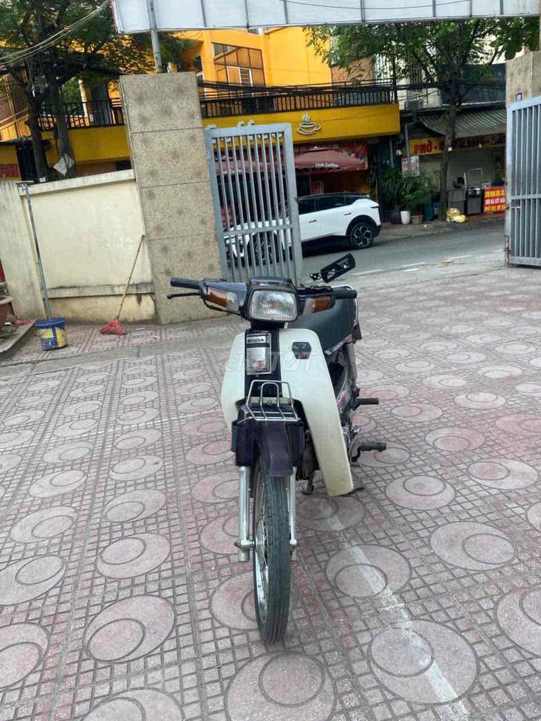 Honda Dream 2000 - ảnh 3