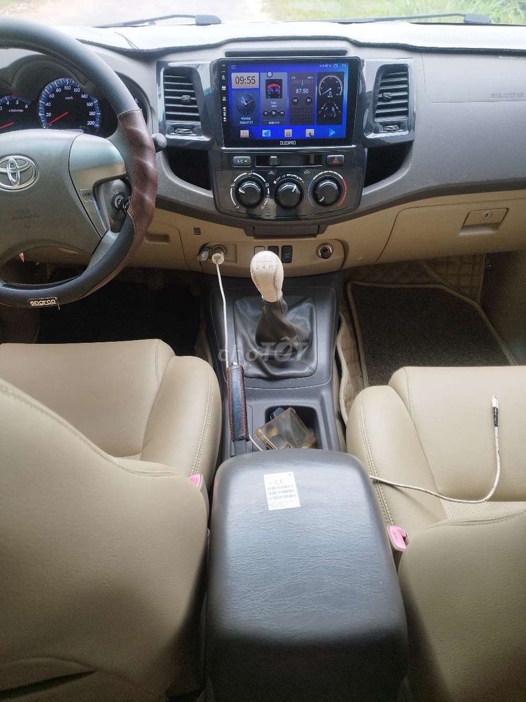 Toyota Fortuner 2012 - ảnh 2