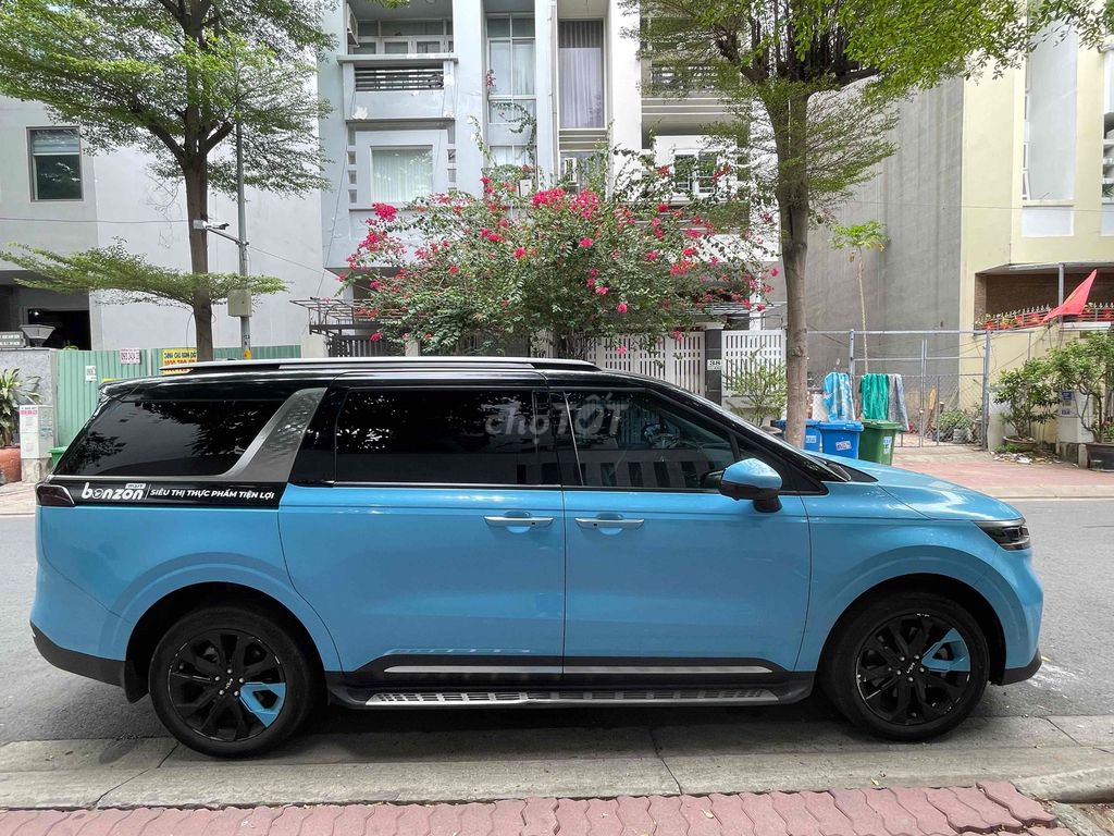 Kia Carnival - ảnh 1