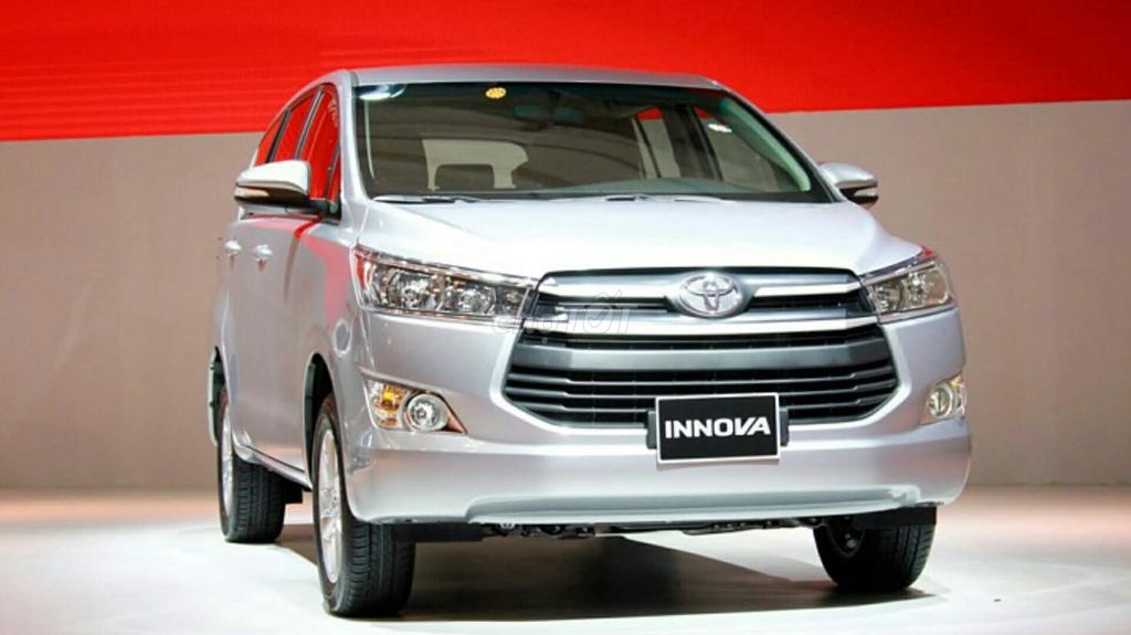 Toyota Innova - ảnh 1