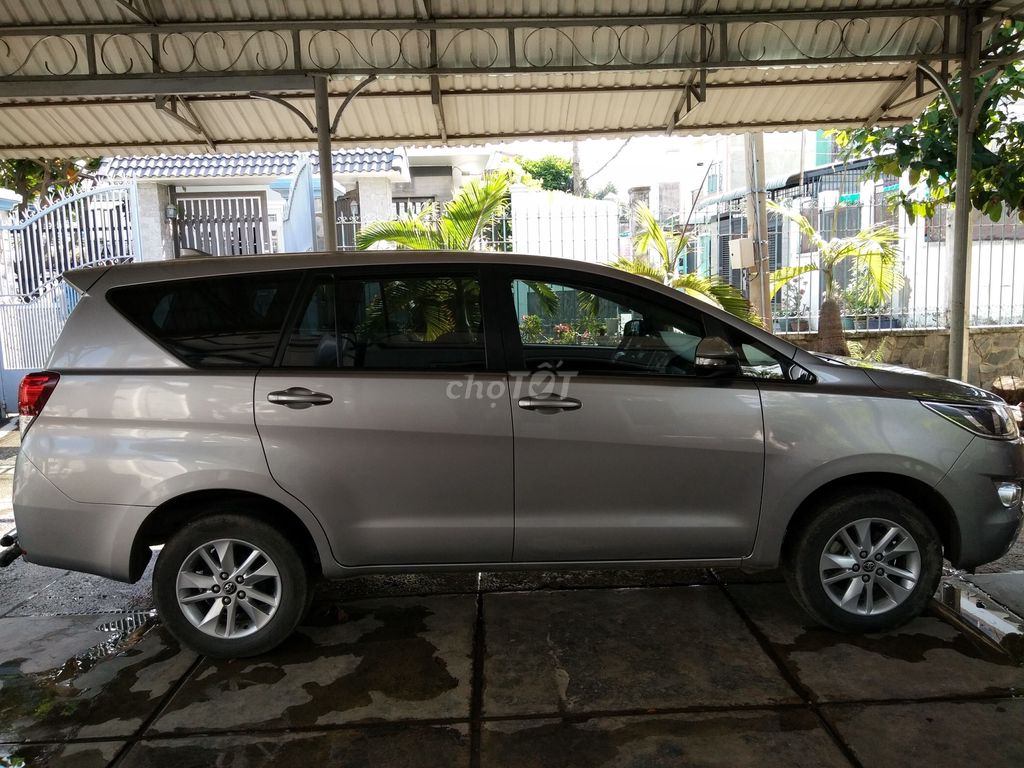 Toyota Innova - ảnh 2