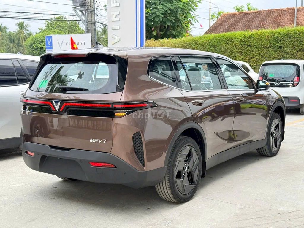 VinFast MPV 7 - ảnh 3