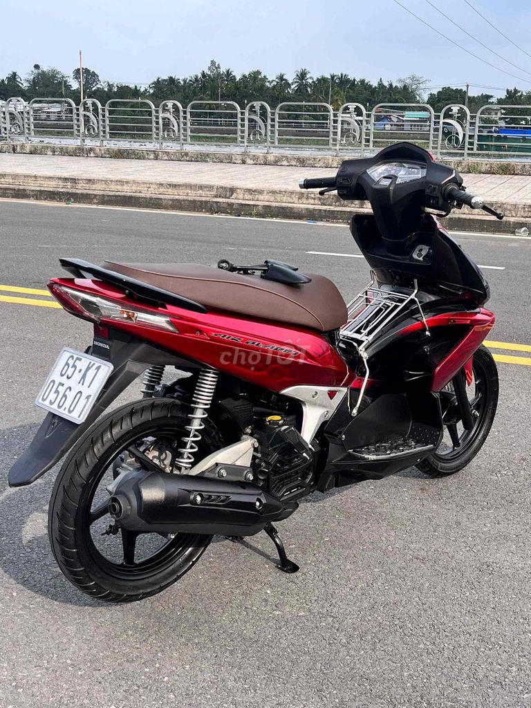 Honda Air Blade 2011 - ảnh 2