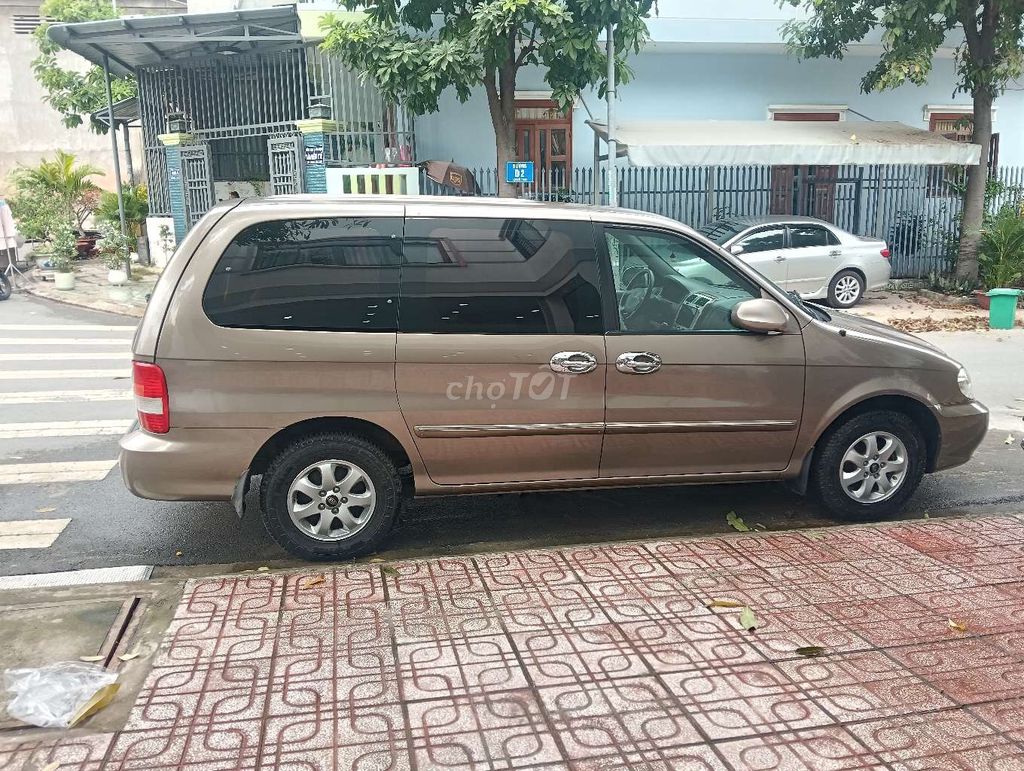 Kia Carnival 2009 - ảnh 4