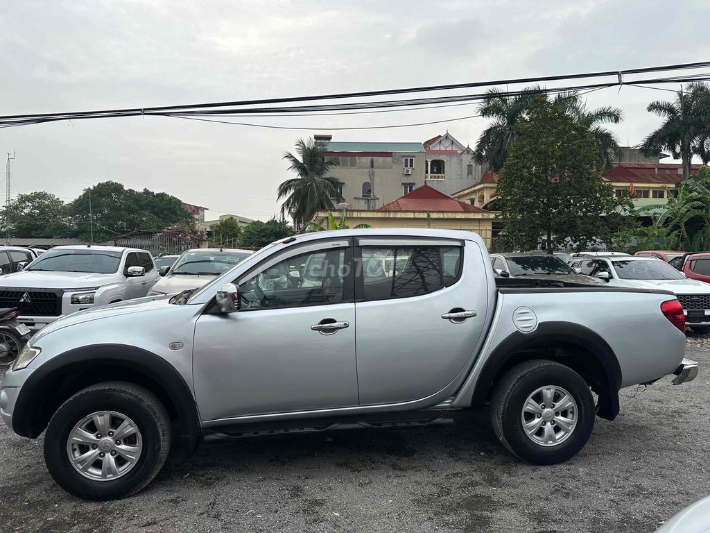 Mitsubishi Triton 2009 - ảnh 4