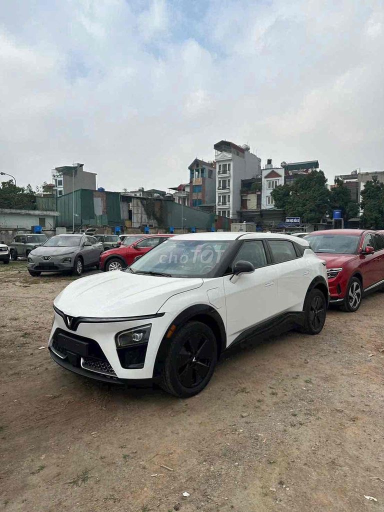 VinFast VF7 - ảnh 2