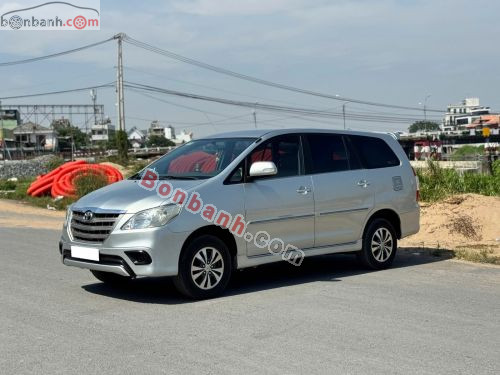 Toyota Innova 2.0E 2016 - ảnh 2