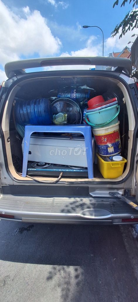 Ford Everest - ảnh 1