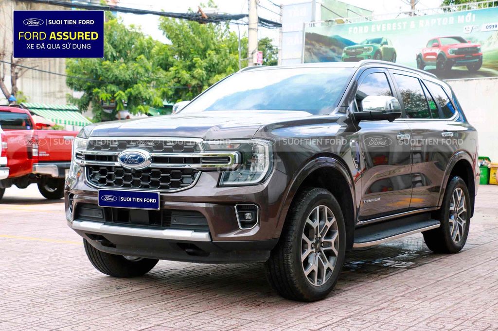 Ford Everest 2024 - ảnh 1