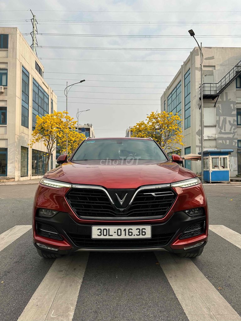 VinFast Lux SA2.0 2019 - ảnh 1