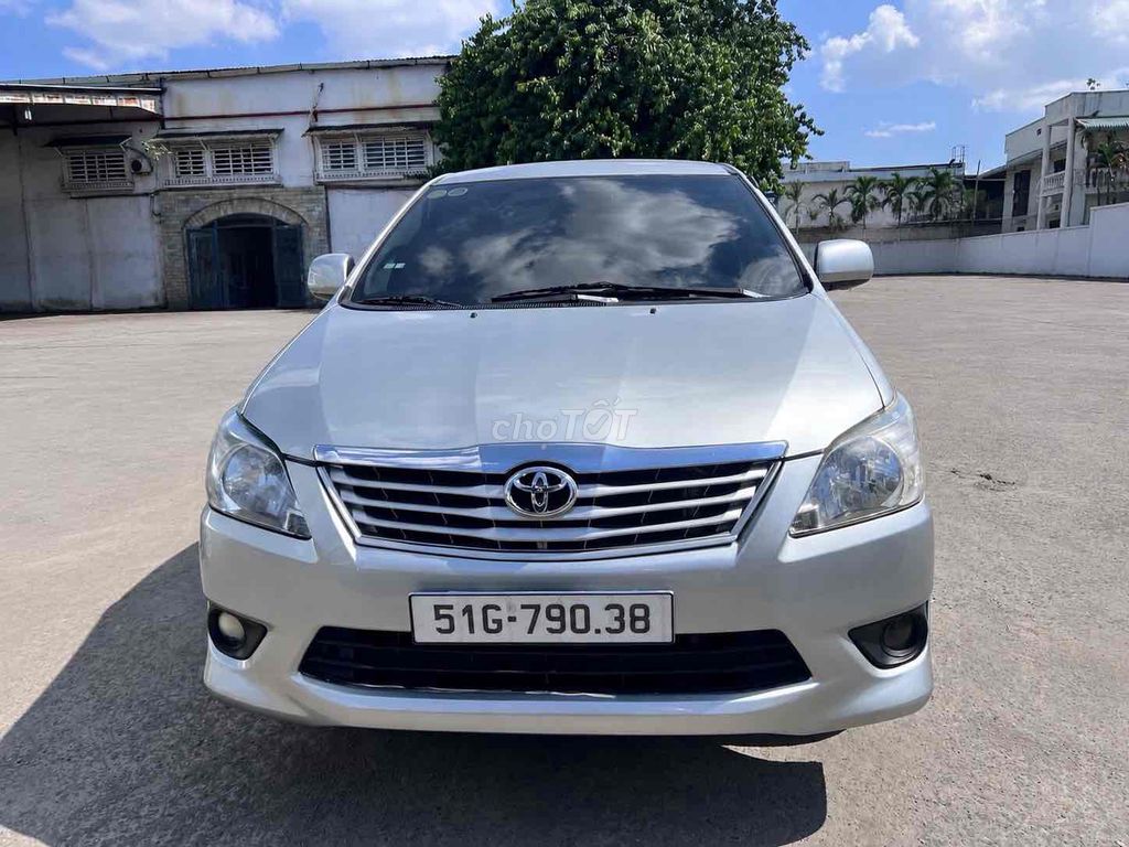 Toyota Innova 2013 - ảnh 2