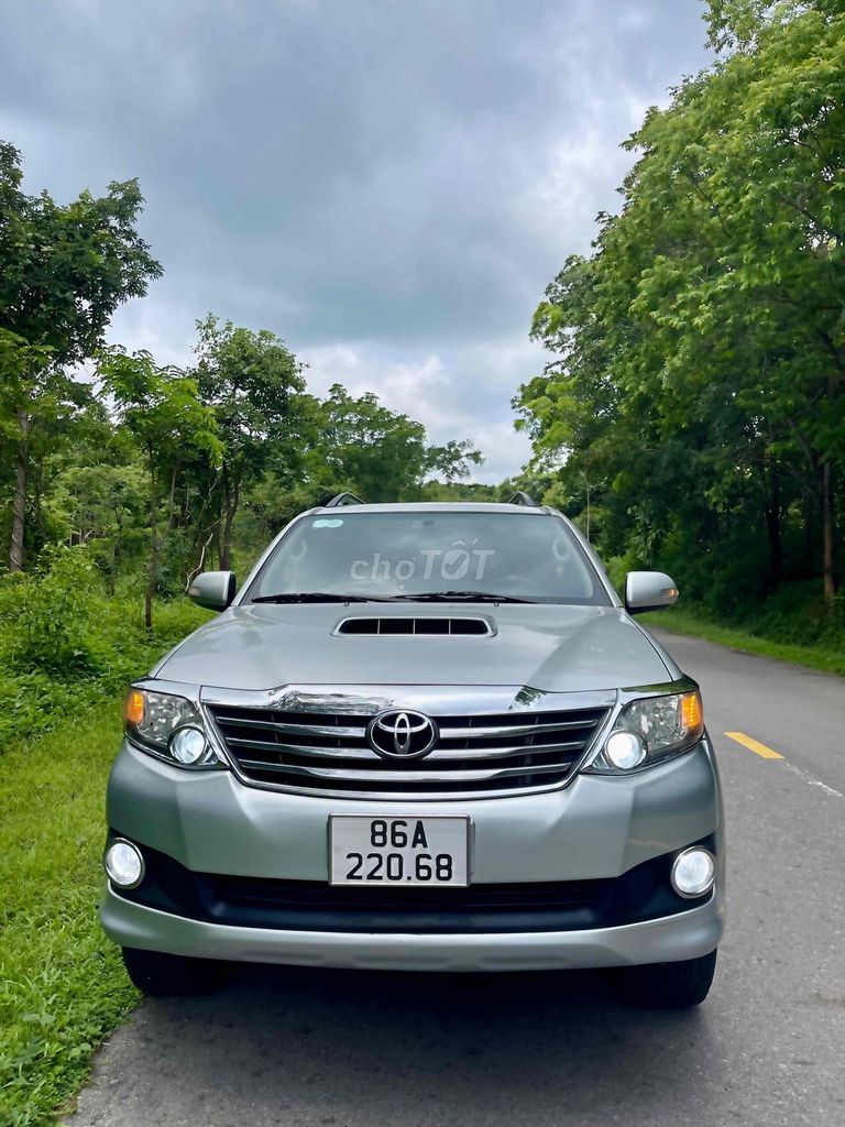 Toyota Fortuner - ảnh 1