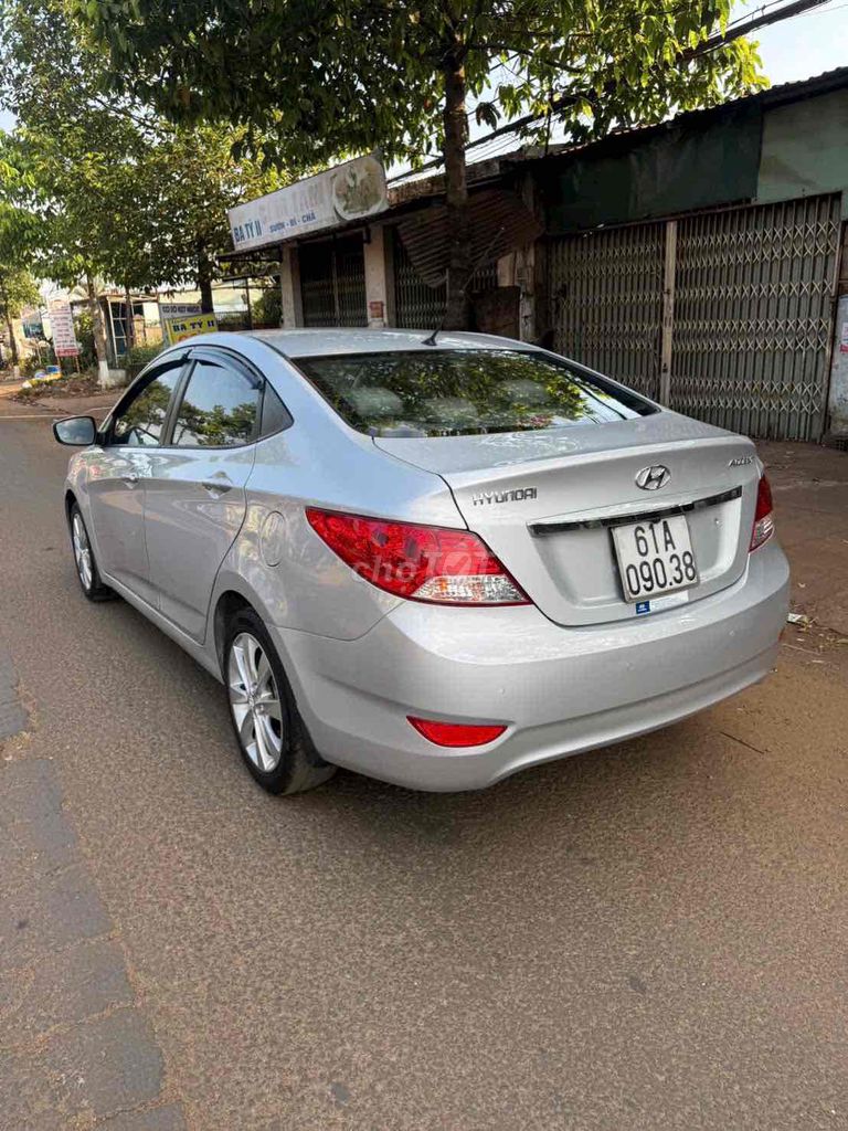 Hyundai Accent 2012 - ảnh 5