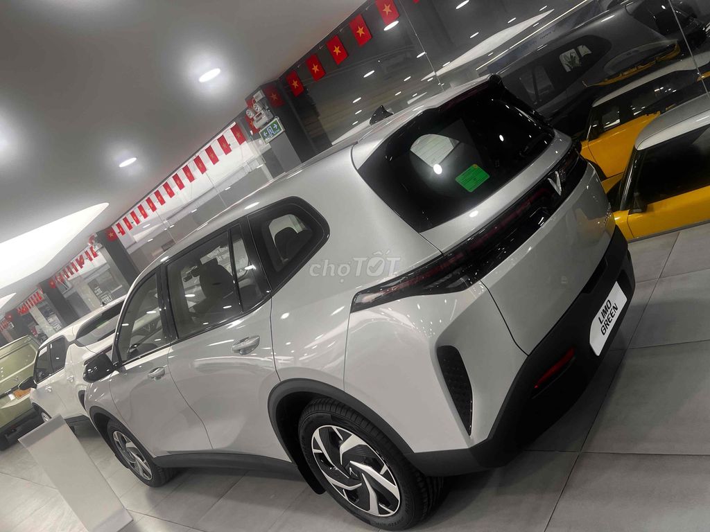 VinFast Limo Green - ảnh 3