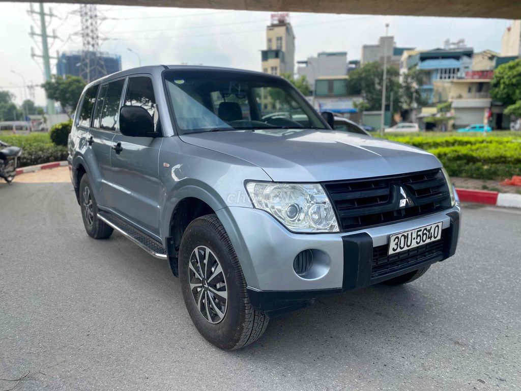 Mitsubishi Pajero 2009 - ảnh 2