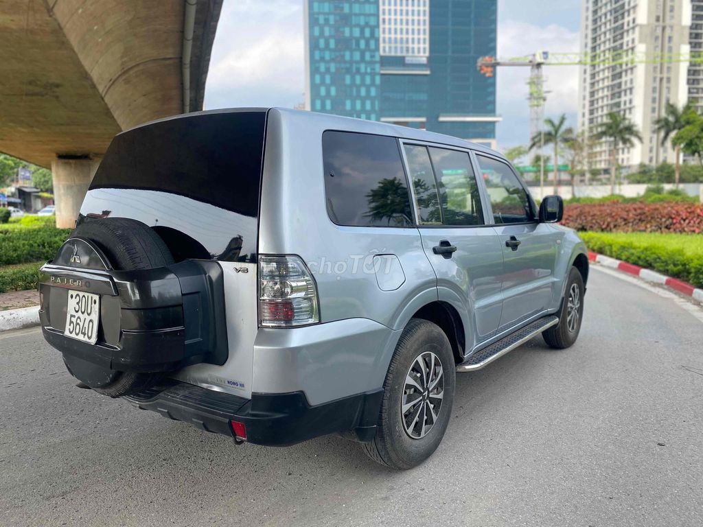 Mitsubishi Pajero 2009 - ảnh 3