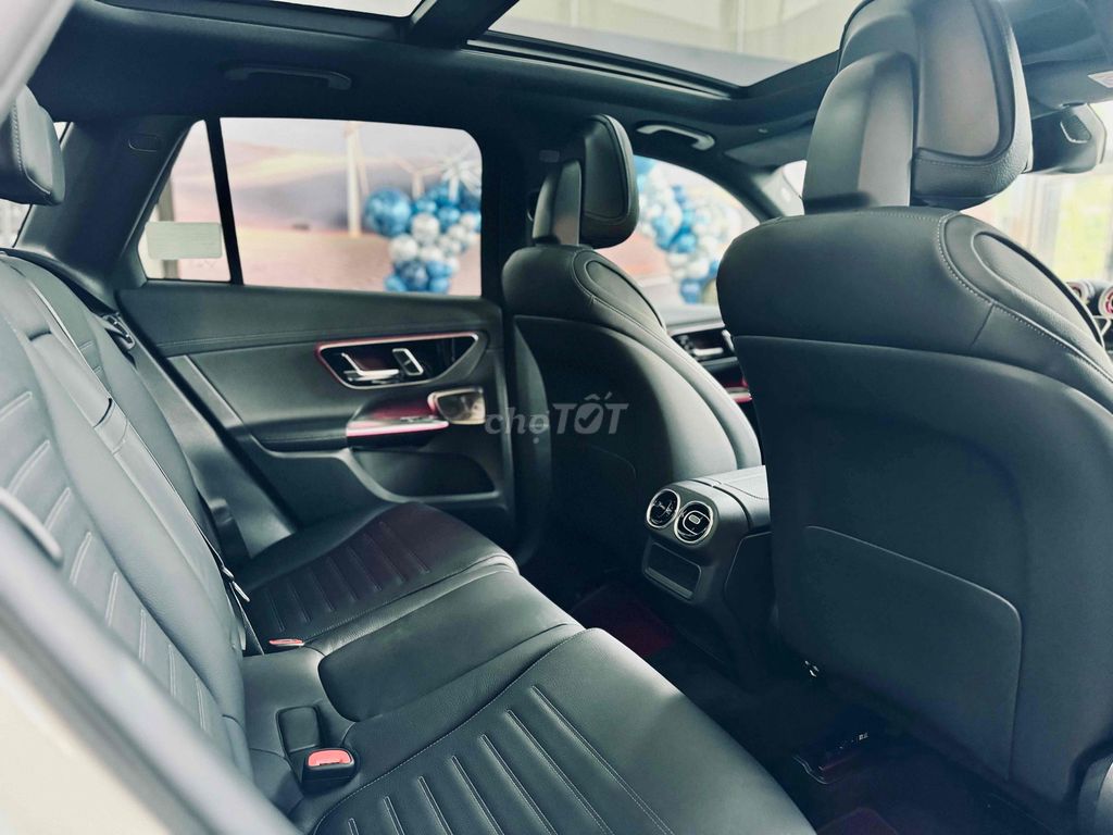 Mercedes-Benz GLC 300 4Matic - ảnh 4