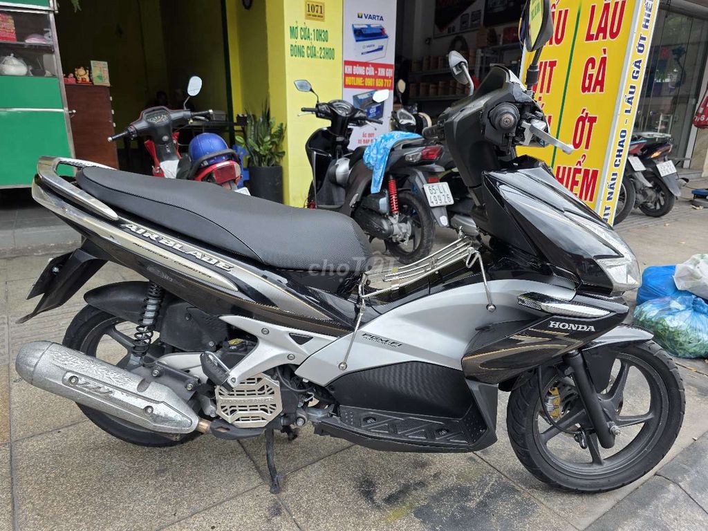 Honda Air Blade 2010 - ảnh 2