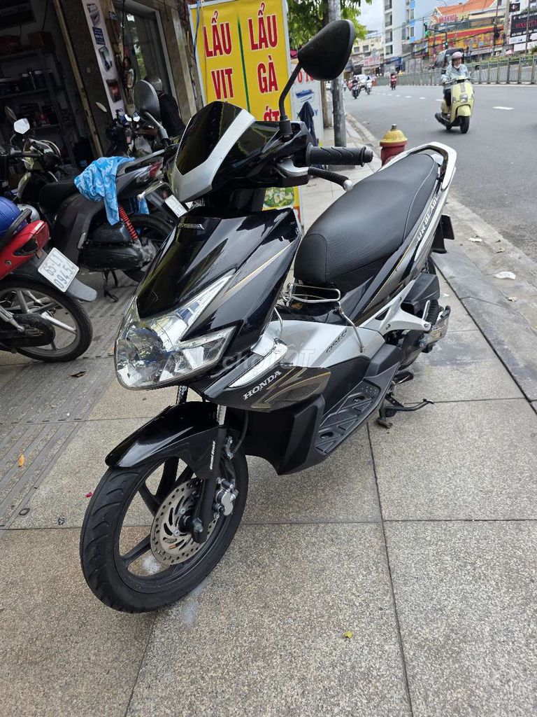 Honda Air Blade 2010 - ảnh 4