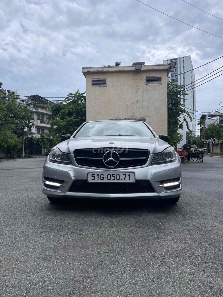 Mercedes-Benz 2011 - ảnh 4