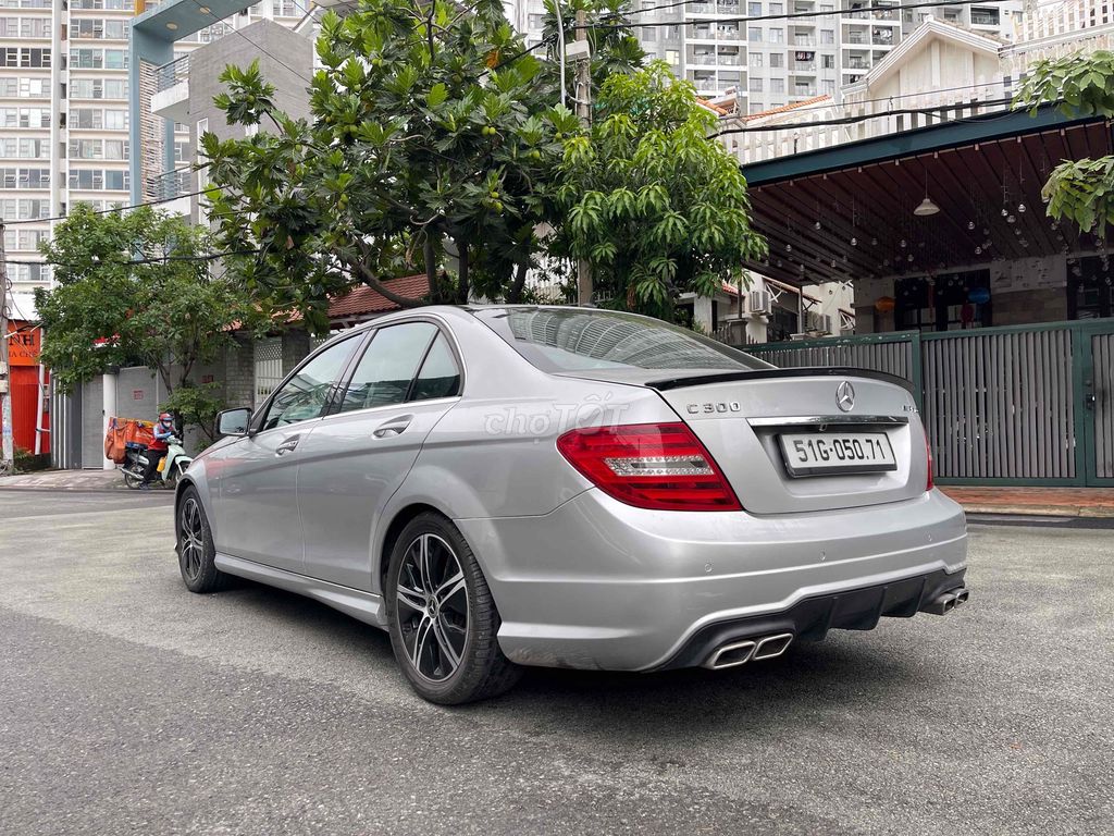 Mercedes-Benz 2011 - ảnh 5