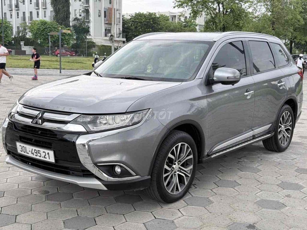 Mitsubishi Outlander 2.0 CVT 2018 - ảnh 3