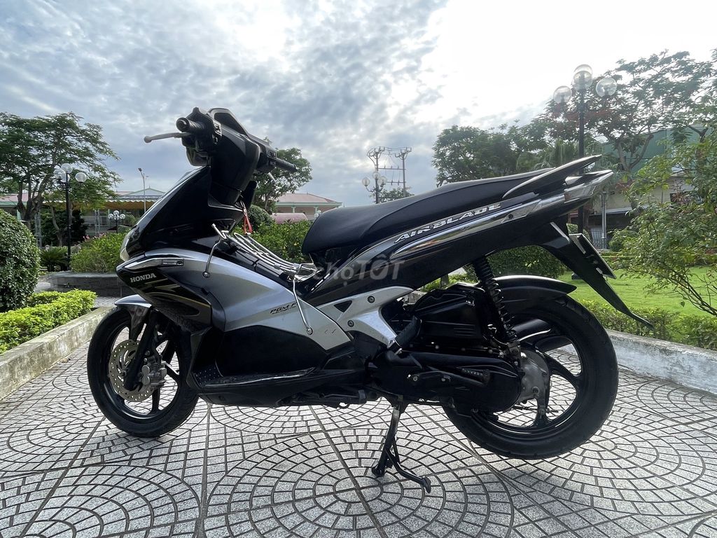 Honda Air Blade 2010 - ảnh 2