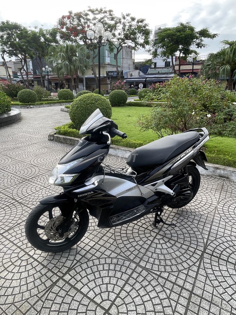 Honda Air Blade 2010 - ảnh 5