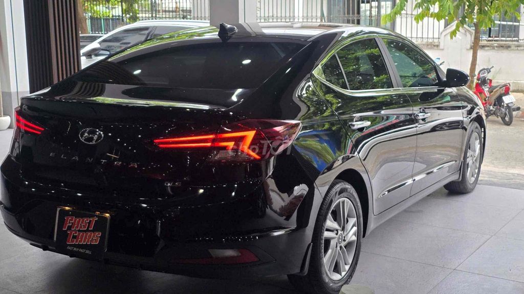 Hyundai Elantra 2021 - ảnh 4