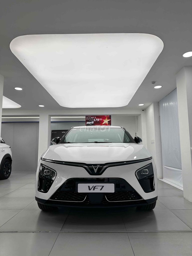 VinFast VF7 - ảnh 2