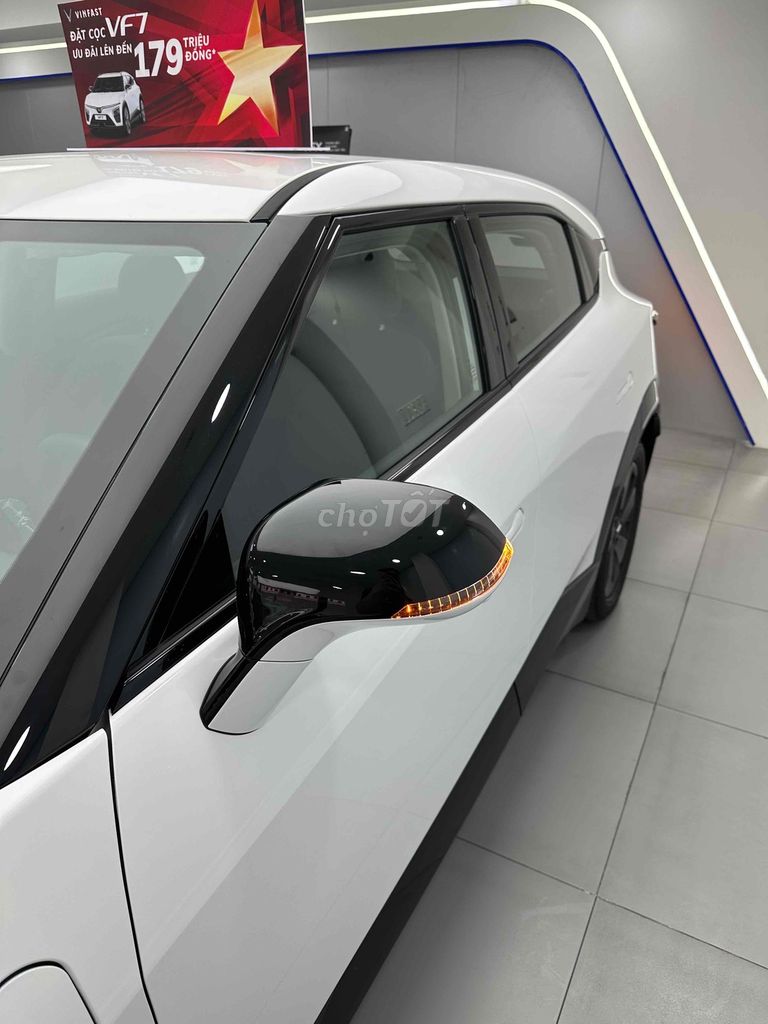 VinFast VF7 - ảnh 3