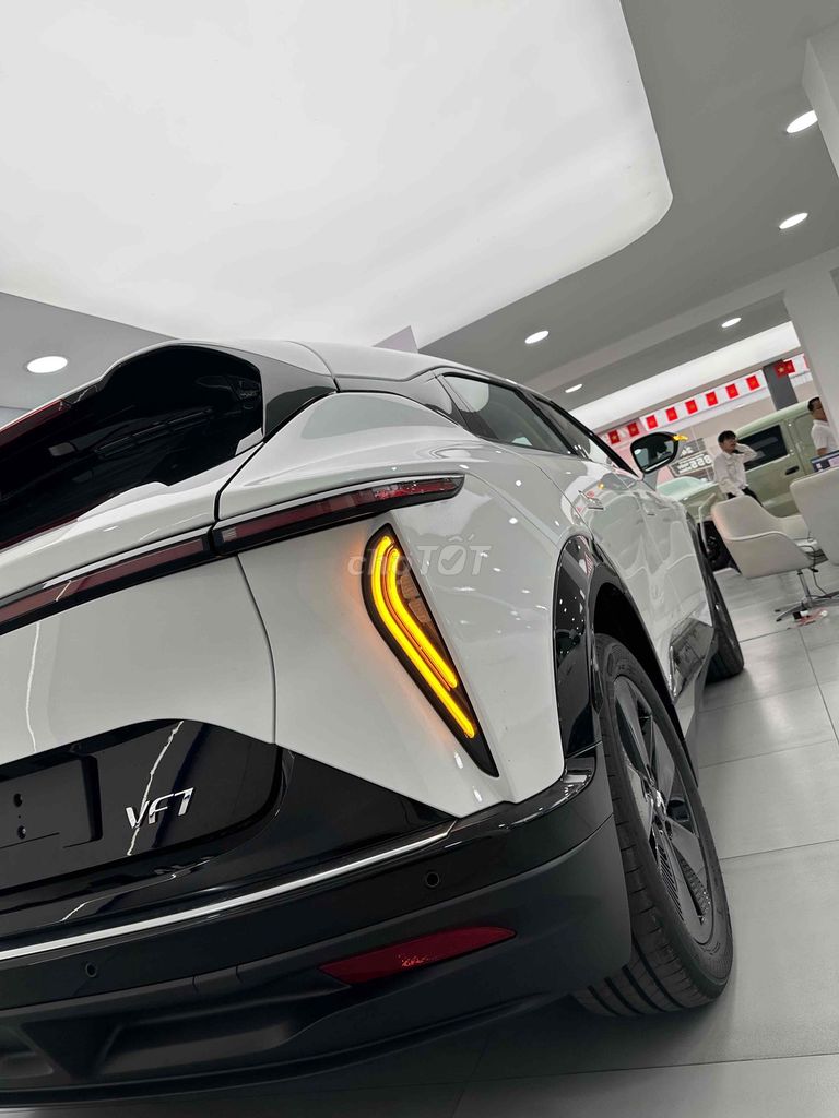 VinFast VF7 - ảnh 5