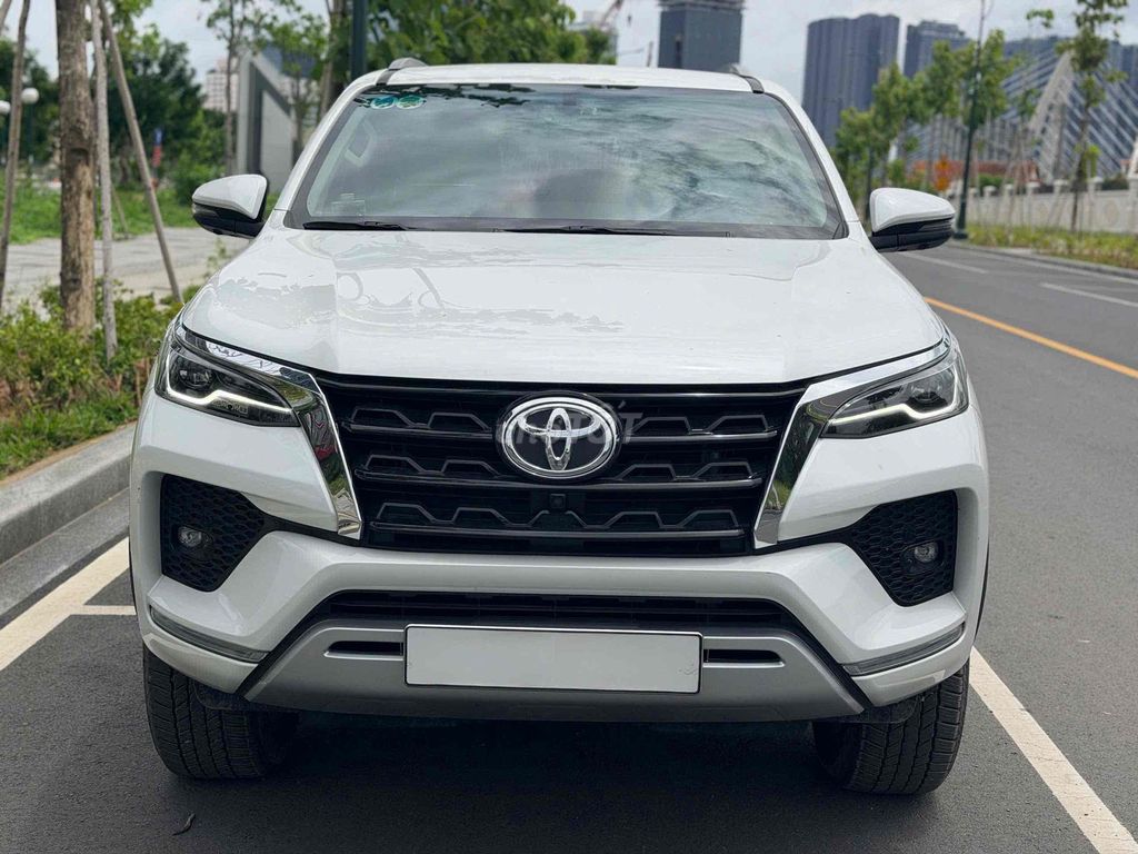Toyota Fortuner 2024 - ảnh 1