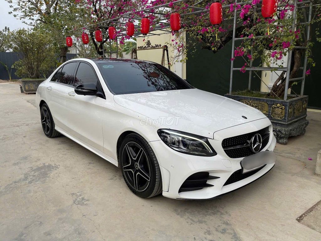Mercedes-Benz 2019 - ảnh 1