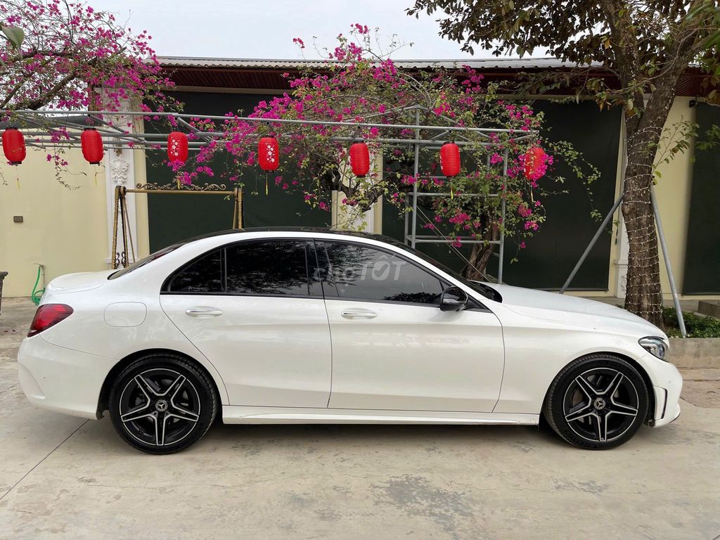 Mercedes-Benz 2019 - ảnh 2