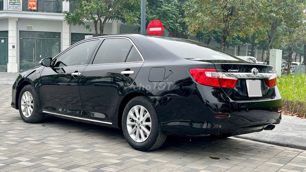 Toyota Camry 2.0E 2013 - ảnh 3