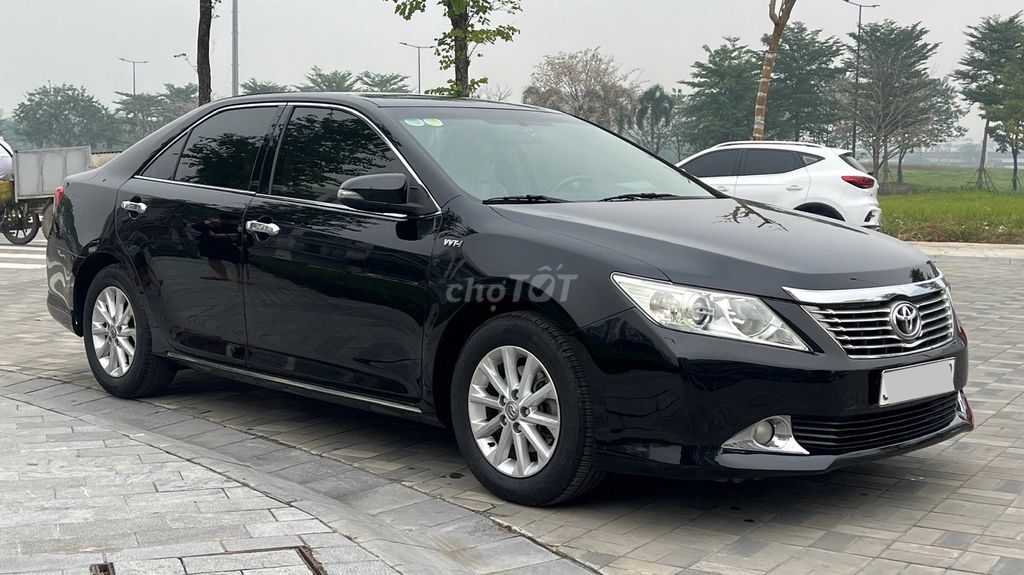 Toyota Camry 2.0E 2013 - ảnh 4
